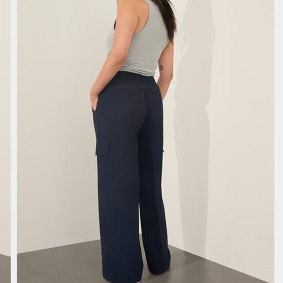 Athleta Brooklyn Heights High Rise Cargo Pant Size 6P - Picture 9 of 10